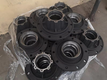 WHEEL HUB